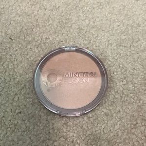 mineral fusion bronzer